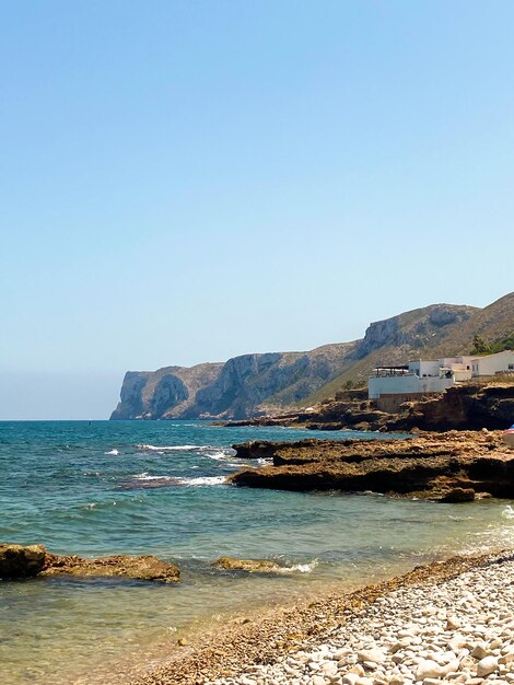 Foto della bellissima Cala les Rotes situata a Javea, buon posto per visitare la città.