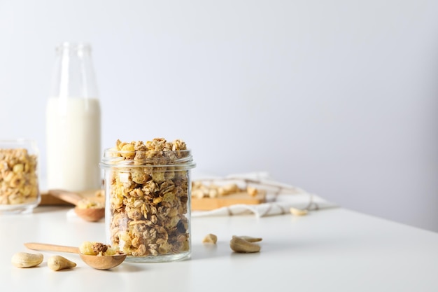 Foto di cibo crudo per muesli colazione