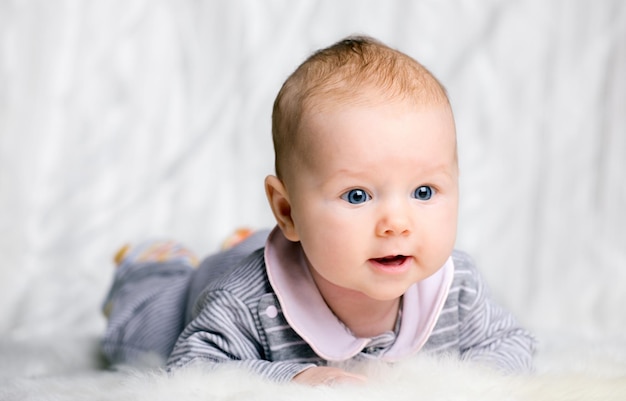 foto di un bambino piccolo