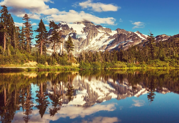 Foto lago e monte Shuksan, Washington