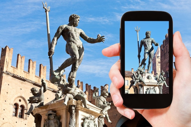 Foto scattante turistica della fontana del Nettuno