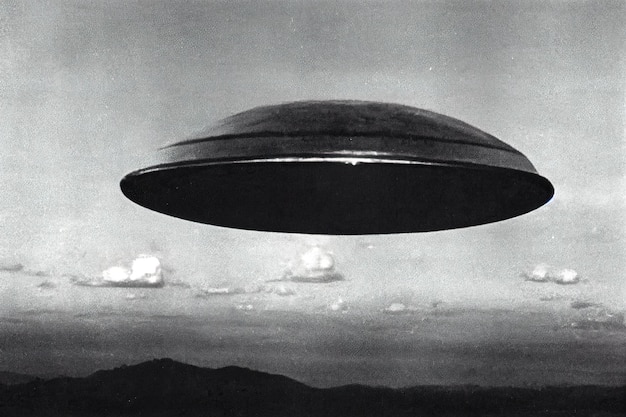 Foto ufo d'epoca illustrata in 3d