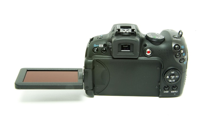 Fotocamera digitale nera isolata su bianco