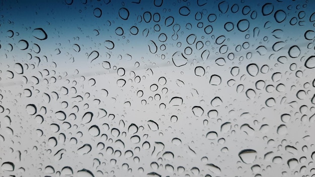 Fotofono, Gocce su vetro, gocce d'acqua grandi, gradiente blu e bianco.