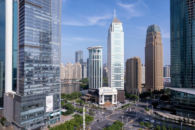 Fotografia aerea del moderno paesaggio architettonico nel CBD di Wuhan in Cina