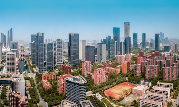 Fotografia aerea del paesaggio architettonico del quartiere centrale degli affari di Hexi a Nanchino