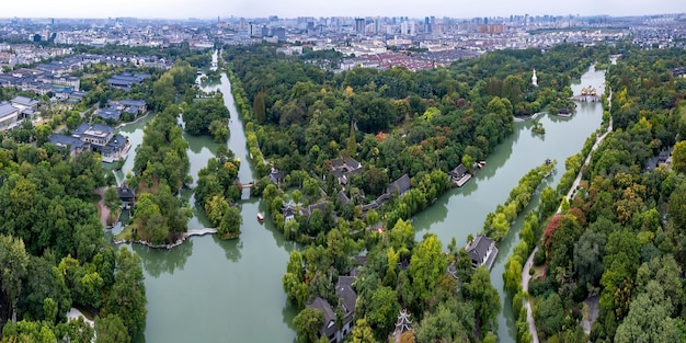 Fotografia aerea del paesaggio del giardino cinese di Slender West Lake a Yangzhou