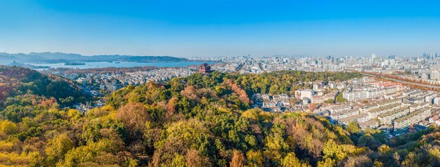 Fotografia aerea dell'area panoramica di architettura antica del padiglione Chenghuang della città vecchia di Hangzhou