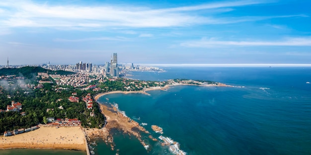 Fotografia aerea della bellissima città costiera di Qingdao