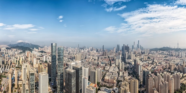 Fotografia aerea dello skyline del paesaggio architettonico nel CBD del centro di Qingdao