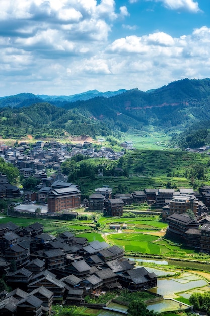 Fotografia aerea panorama di antiche abitazioni a Chengyang Bazhai Sanjiang