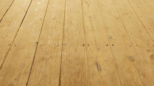 Fotografia completa della passerella in legno
