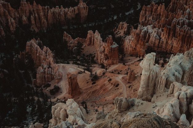 Fotografia completa delle formazioni rocciose