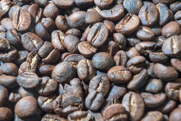 Fotografia completa di chicchi di caffè arrostiti
