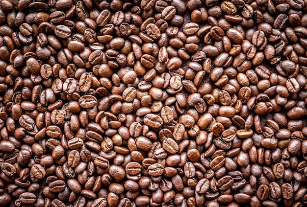 Fotografia completa di chicchi di caffè arrostiti