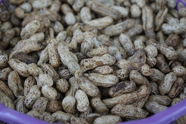 Fotografia completa di patate al mercato