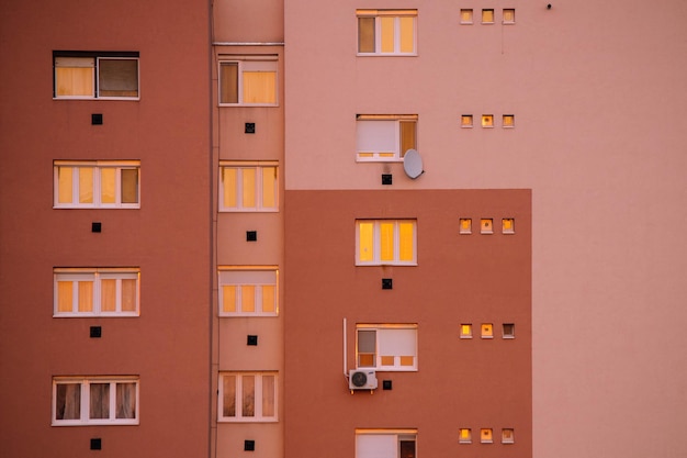Fotografia completa di un edificio residenziale