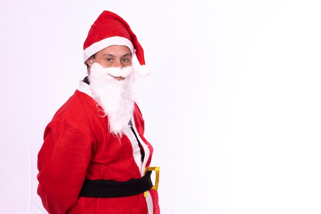 Fotografia di un uomo con la sindrome dell'alba vestito da Babbo Natale