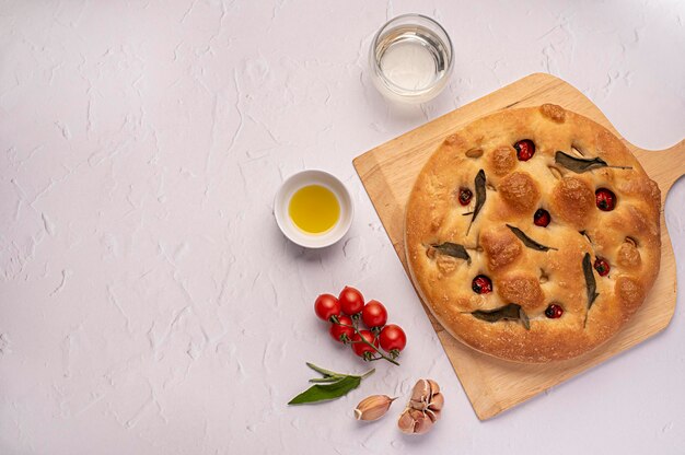 Fotografia in bianco della focaccia a lievitazione naturale