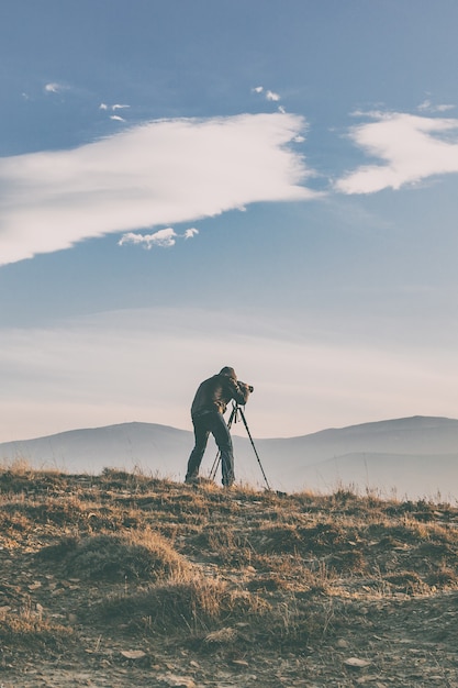 Fotografo naturalista in montagna