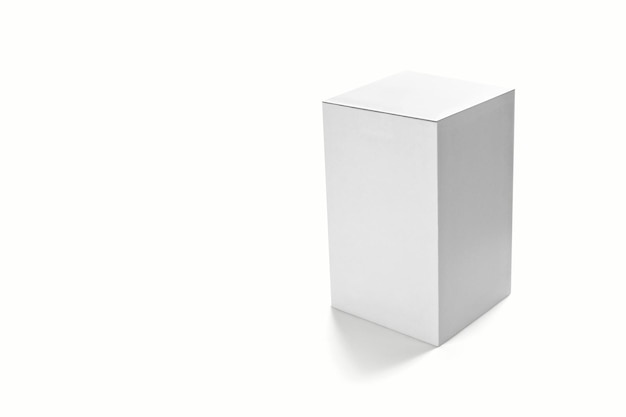 Fotorealistico Flat Square Cardboard Package Box Mockup su sfondo grigio chiaro rendering 3D Mockup template pronto per il tuo design