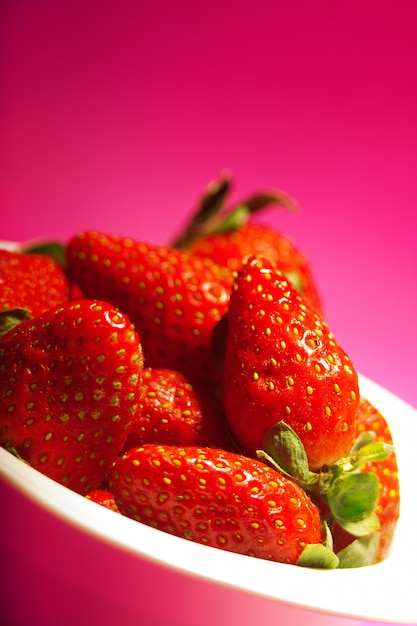 fragola appetitoso su un piatto