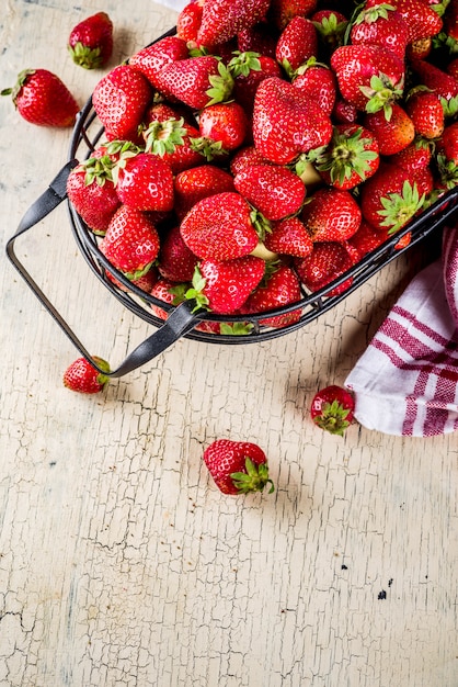 Fragola fresca cruda