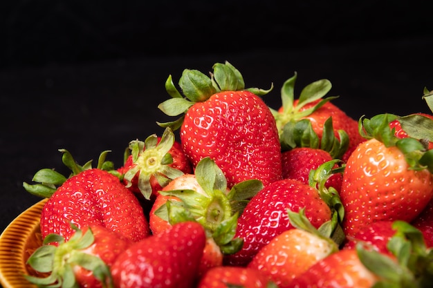 Fragole fresche di stagione Fragole succose e dolci