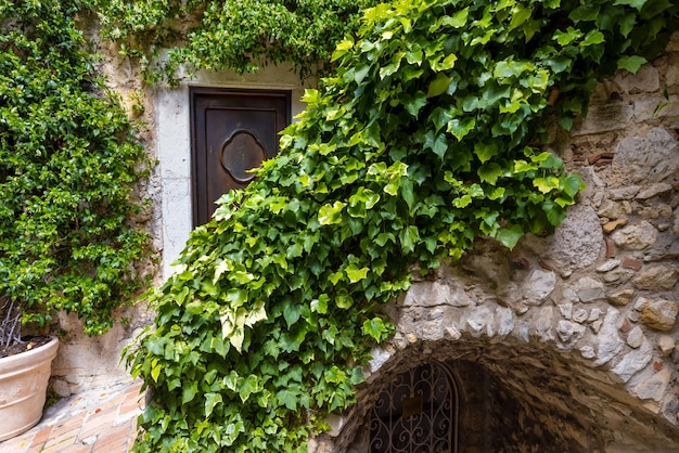 Francia Costa Azzurra Viste panoramiche del villaggio di Eze e strade della città vecchia