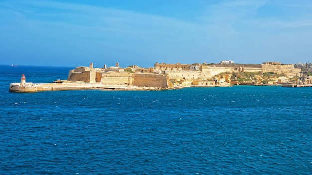 Frangiflutti a Fort Ricasoli di Kalkara al Grand Harbour, La Valletta, Malta