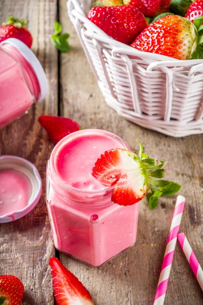 Frappè alla fragola in bottiglia