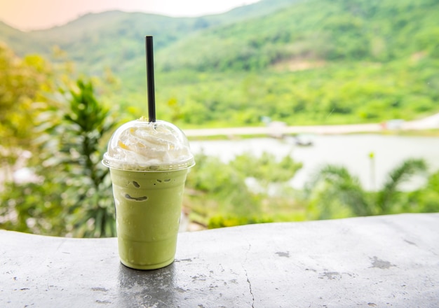 frappe di tè verde e blended. Acqua dolce e fredda