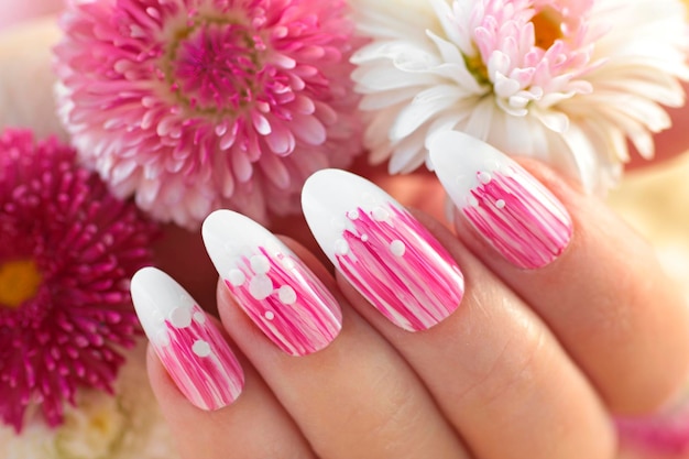 French manicure rosa