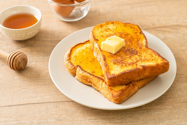 French toast con burro e miele per colazione