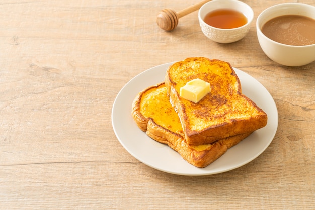 French toast con burro e miele per colazione