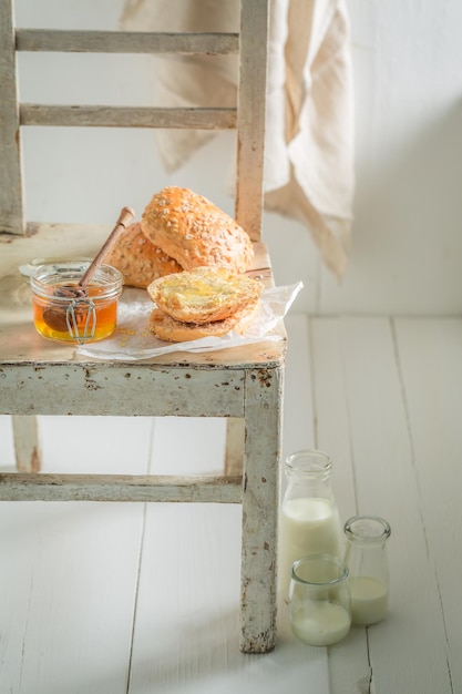 Fresche e gustose focacce integrali al mattino