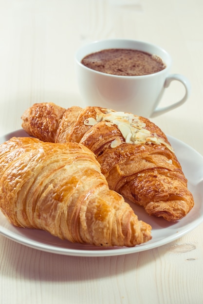 Freschi croissant al forno