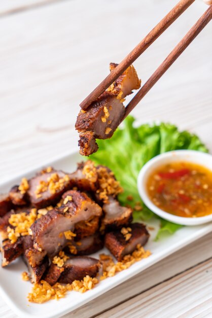 Fried Streaky Pork o Crispy Pork o Deep Fried Pork Belly