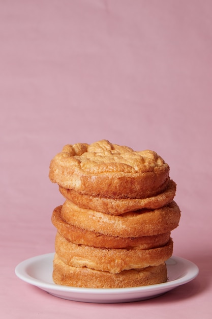 Frittelle al burro, dolce per colazione e cena, pasticceria dolce, focacce