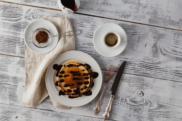 Frittelle al cioccolato sul piatto