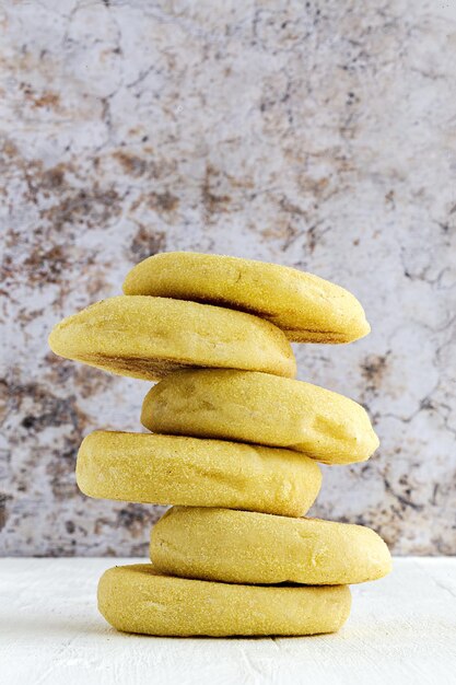 Frittelle di pane di semola di harcha fatte in casa Concetto halal Cibo arabo