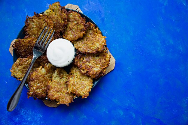 Frittelle di patate con salsa