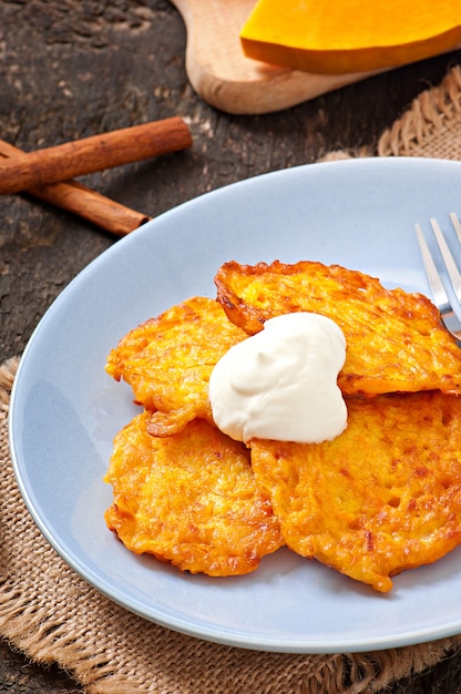 Frittelle di zucca con cannella e zucchero