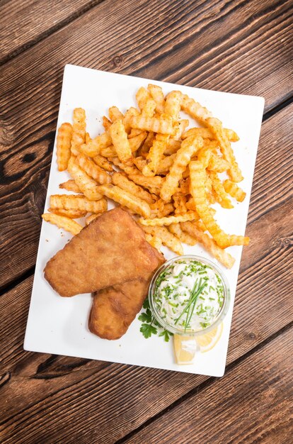 Fritto di pesce con patatine fritte