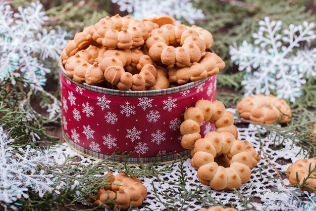 Frollini a Natale in una scatola