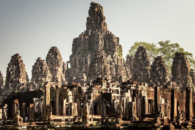 Fronte del castello di Bayon a Angkor Thom, Cambogia