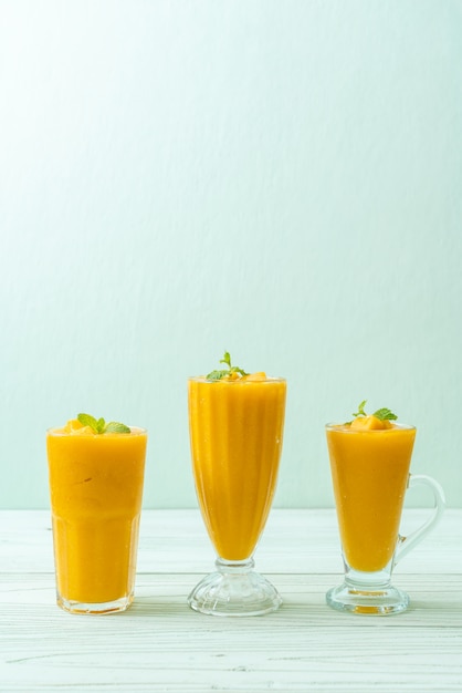 frullati di mango freschi