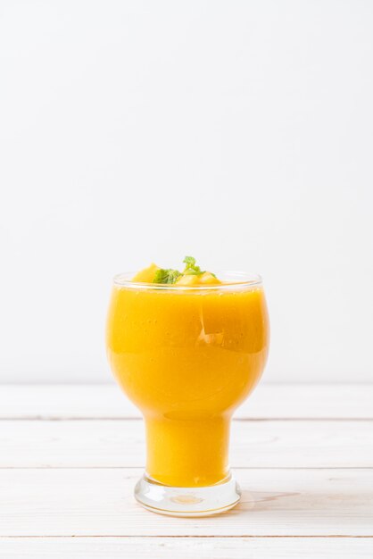 frullati di mango freschi