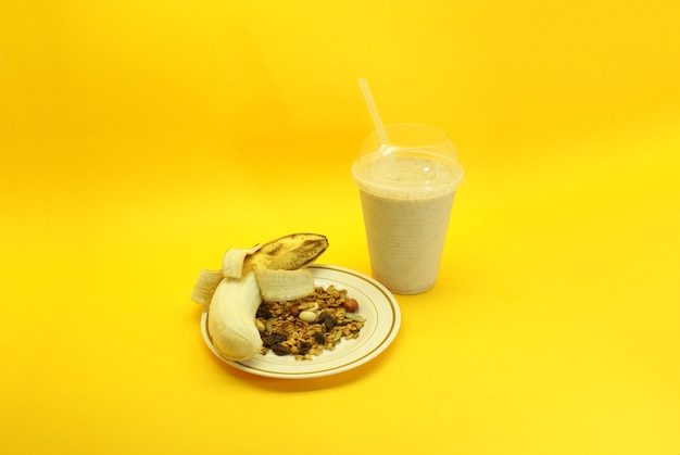 Frullato di banana e muesli