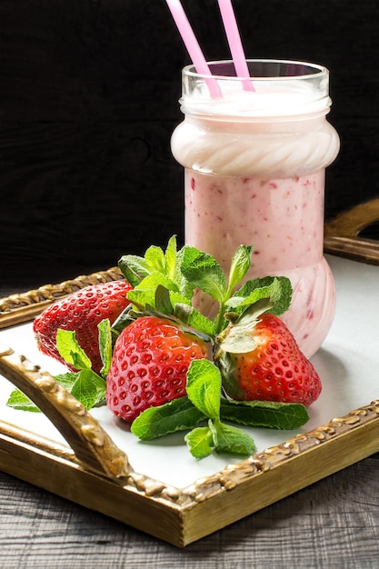 Frullato di fragole con yogurt